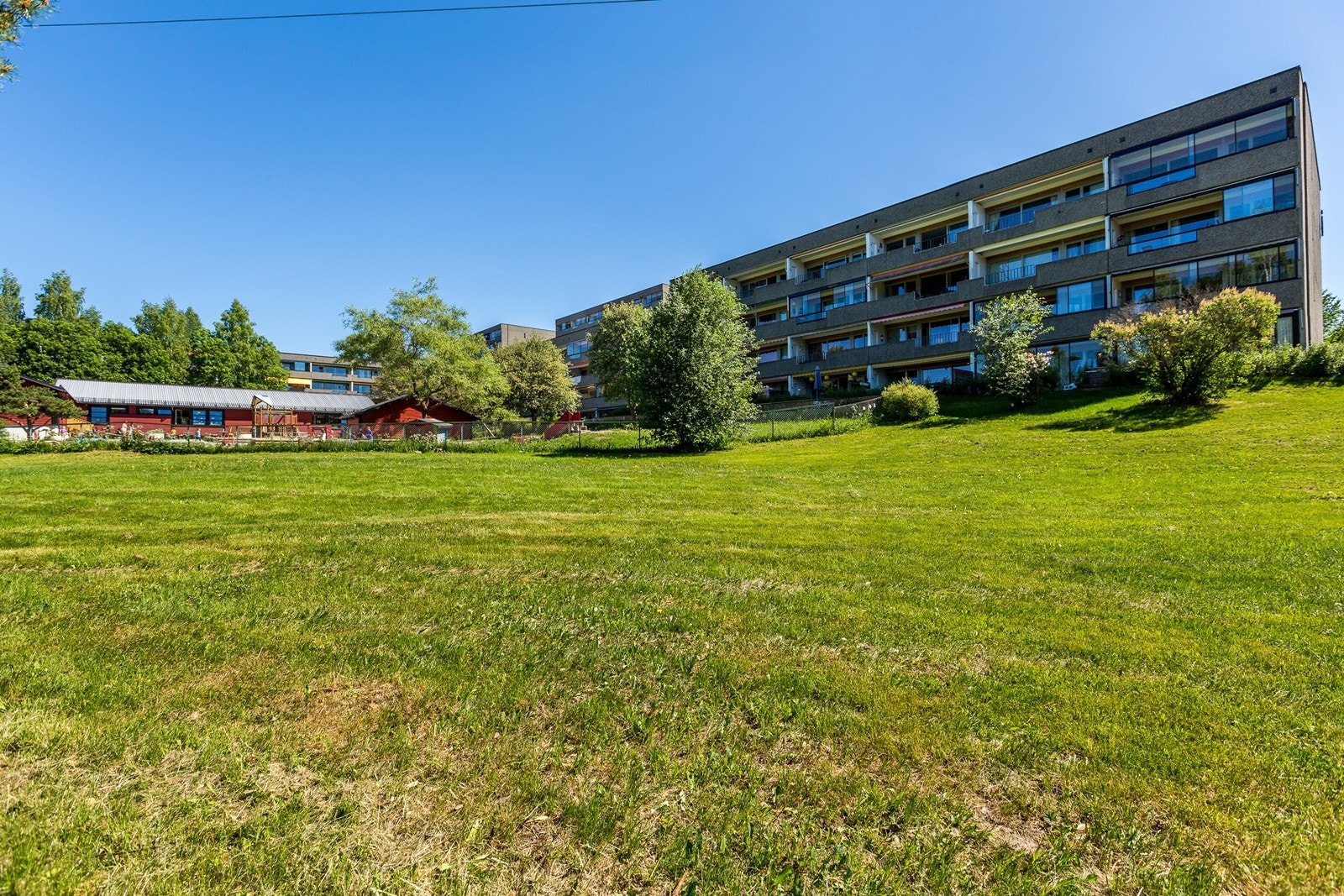 Leiligheten ligger i stille, grønne omgivelser Galleribilde