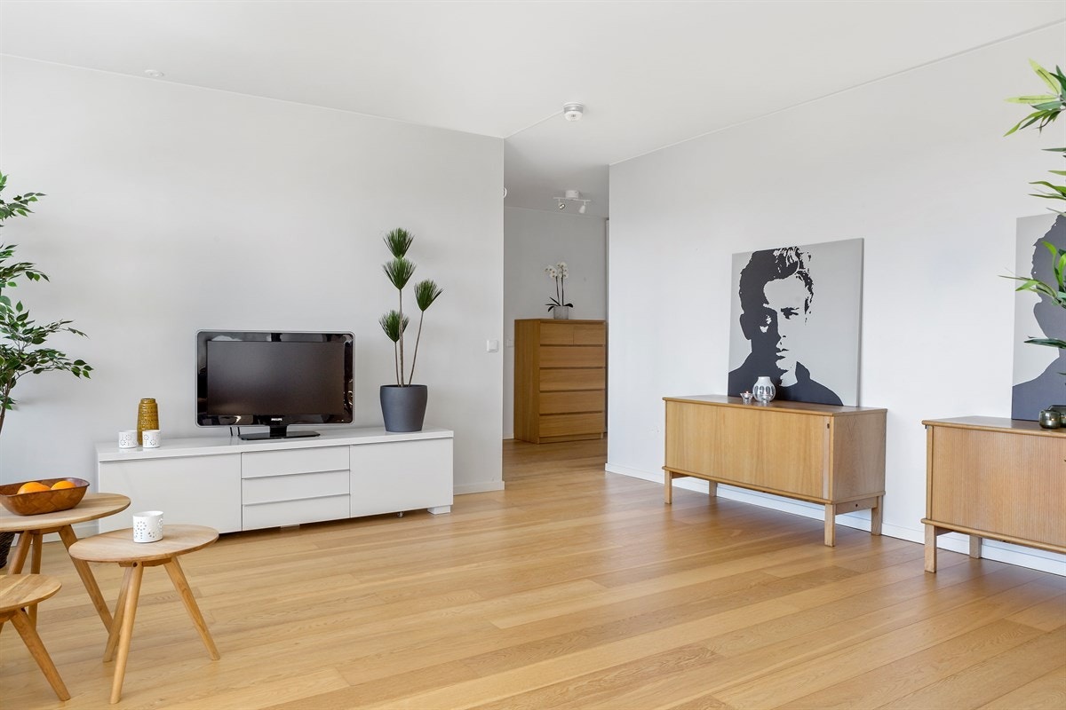 Boligen har en gjennomgående god standard og fin størrelse på alle rom. Galleribilde