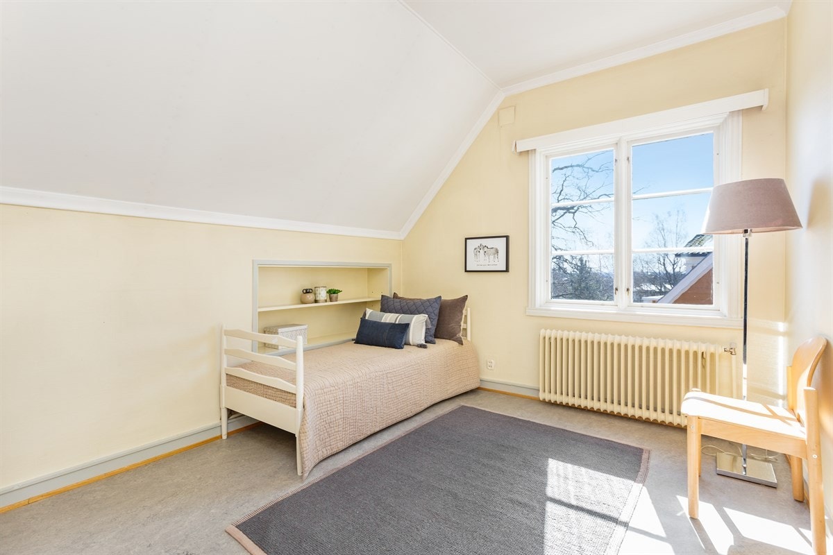 Ett av fem soverom der fire soverom har servant Galleribilde