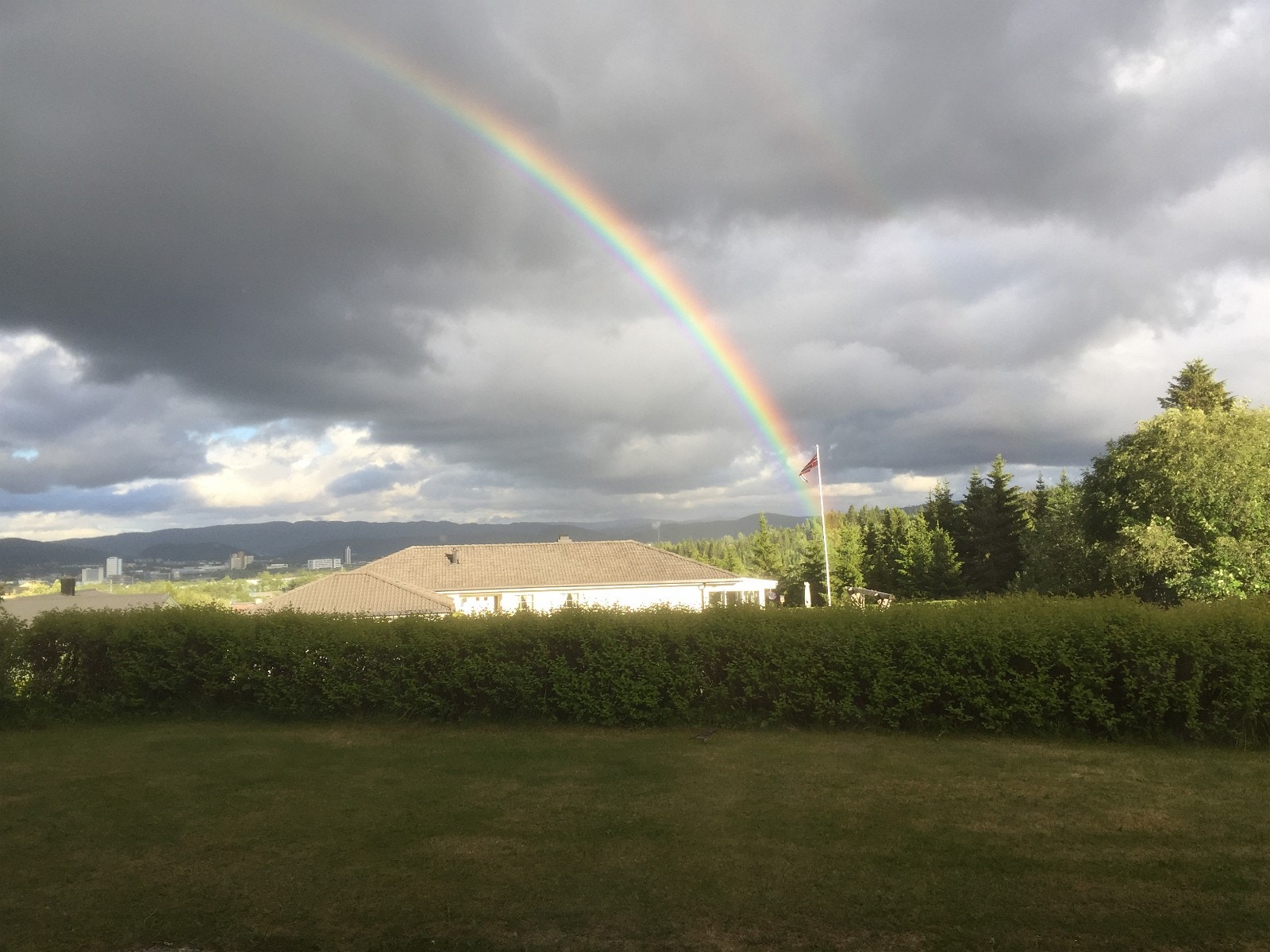 Utsikt fra kjøkkenvindu Galleribilde