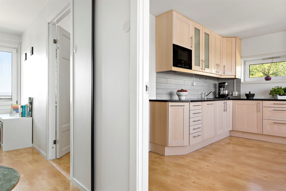 Pent og velutstyrt kjøkken fra 2011 Galleribilde