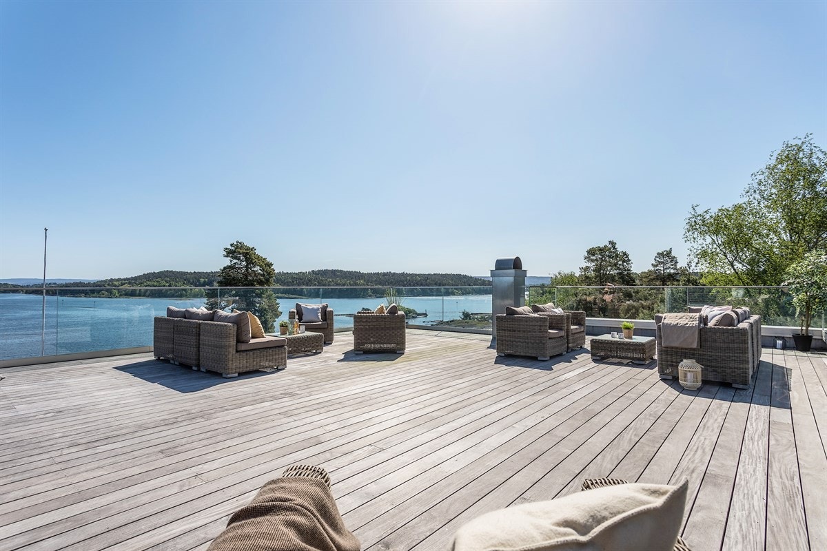 Takterrasse på 100 kvm med sol fra morgen til kveld Galleribilde