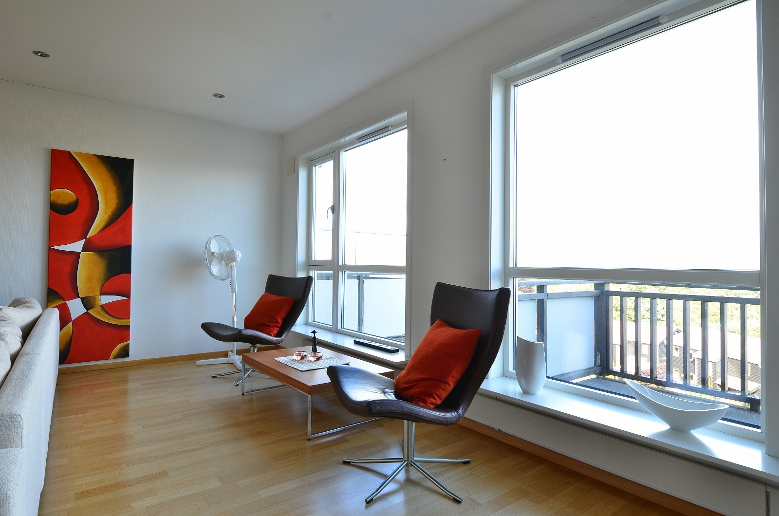 Large living room windows ( light and view) Galleribilde
