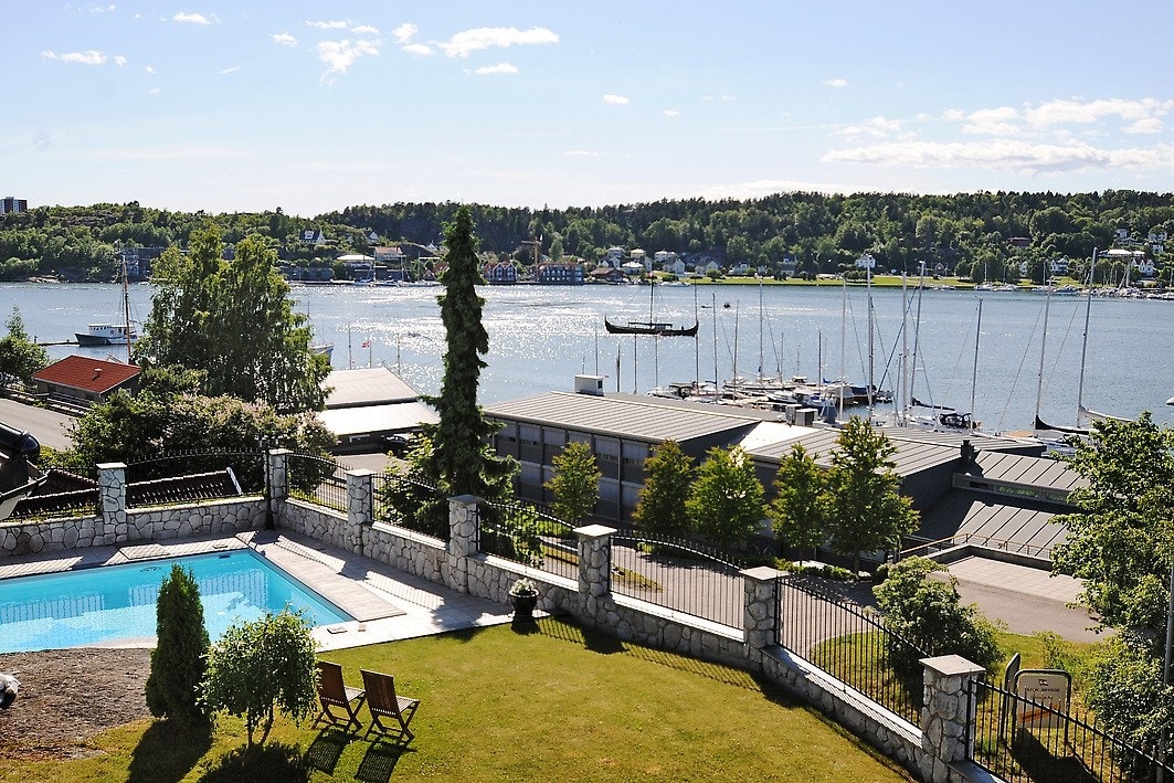 Her seiler vikingskipet Gaia forbi! Galleribilde