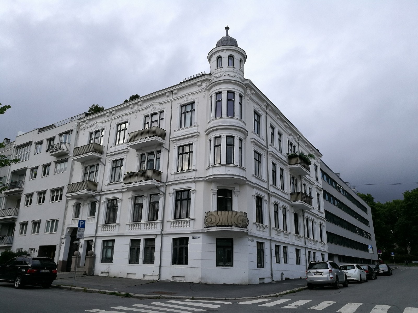 Building facade renovated 2025 (old picture) Galleribilde
