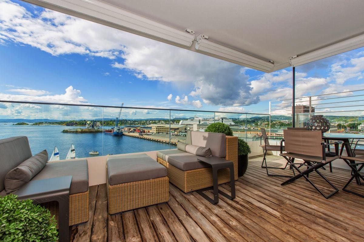 Balkong (ca. 17 kvm) beliggende utenfor stuen Galleribilde