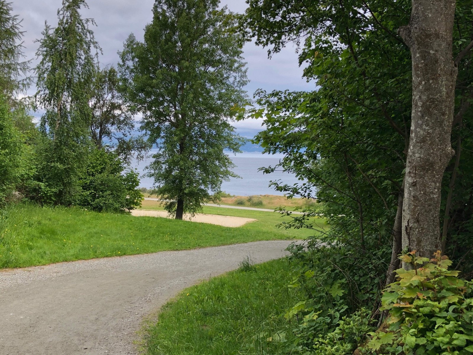Ladestien går rett forbi huset Galleribilde