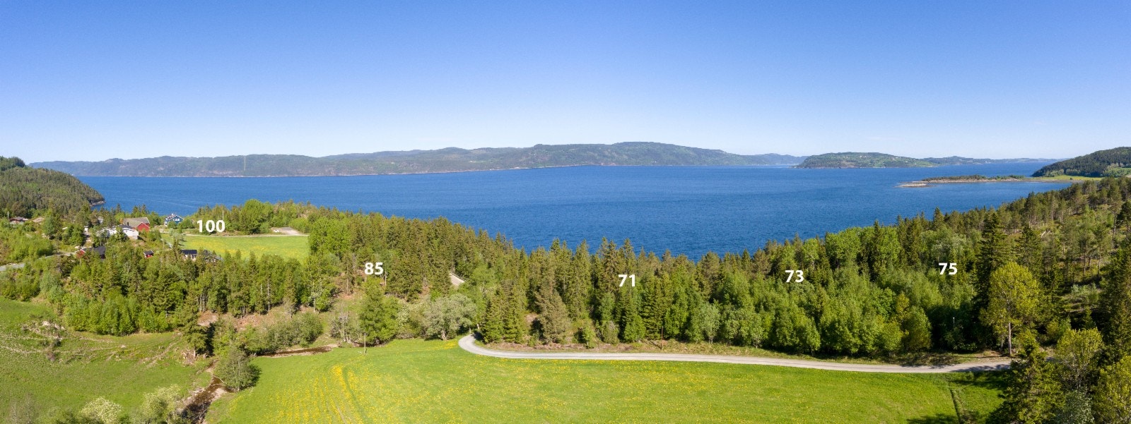 Tomtene 71, 73 og 75 er alle meget romslige tomter med flott utsikt mot fjorden Galleribilde