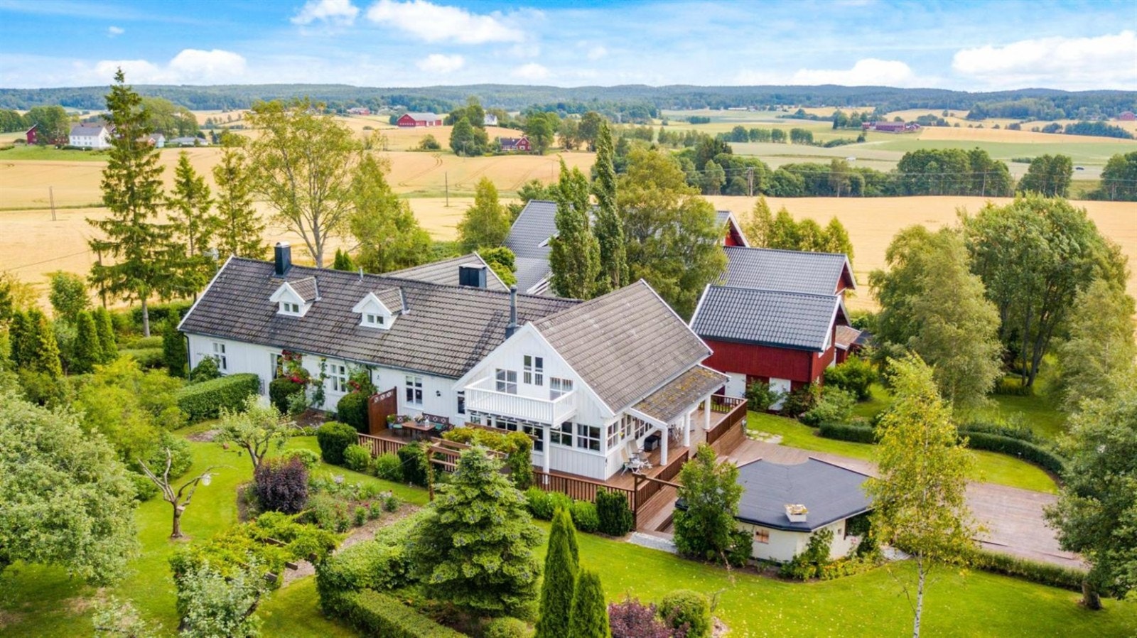 Unik eiendom ca. 6 til 8 min fra Ski sentrum. Galleribilde
