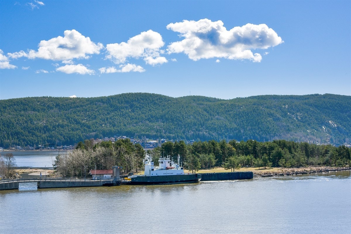 Her bor du med nydelig utsikt til Svelvikstrømmen, og i gangavstand til alle fasiliteter. Galleribilde