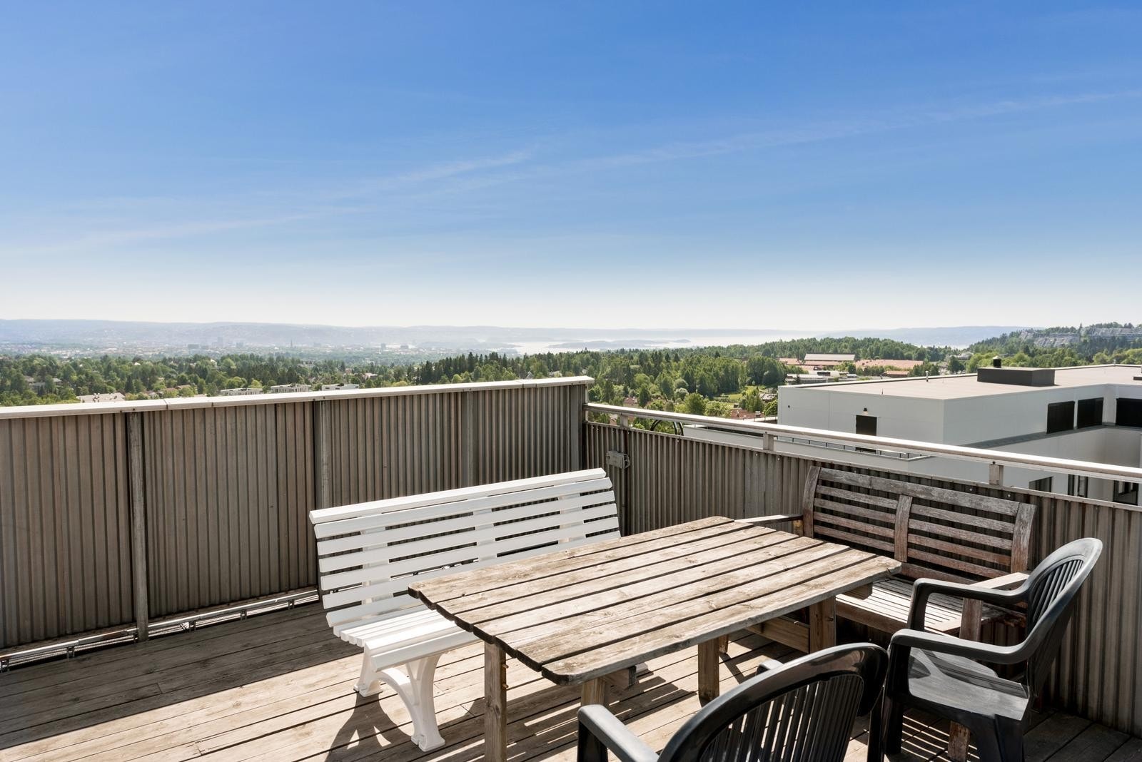Sittegruppe på felles takterrasse Galleribilde