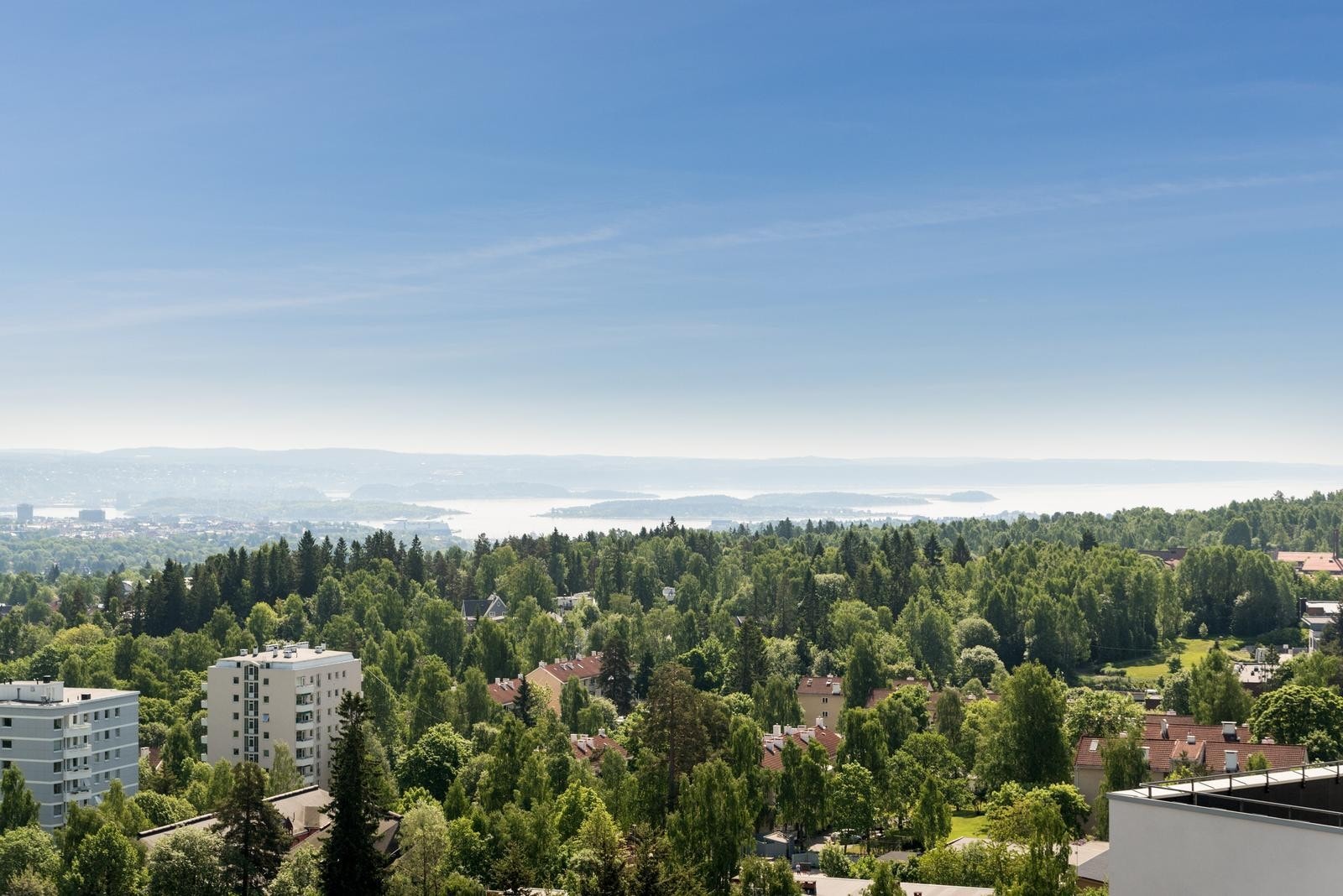 Fantastisk utsikt over Oslo fra felles takterrasse Galleribilde