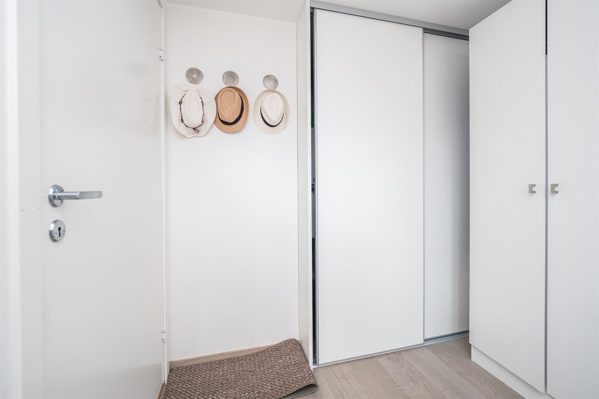 Garderobe/Gjesterom Galleribilde