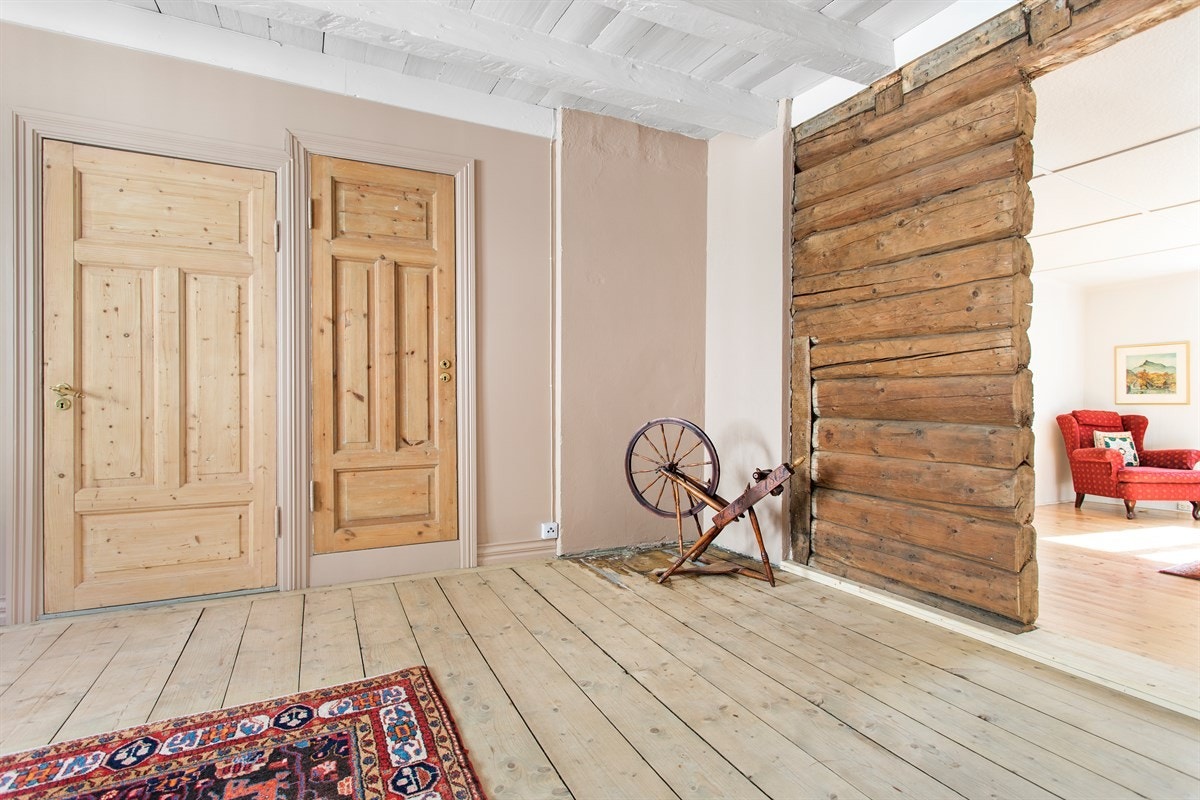 Fra stuen har du inngang til hovedsoverommet Galleribilde