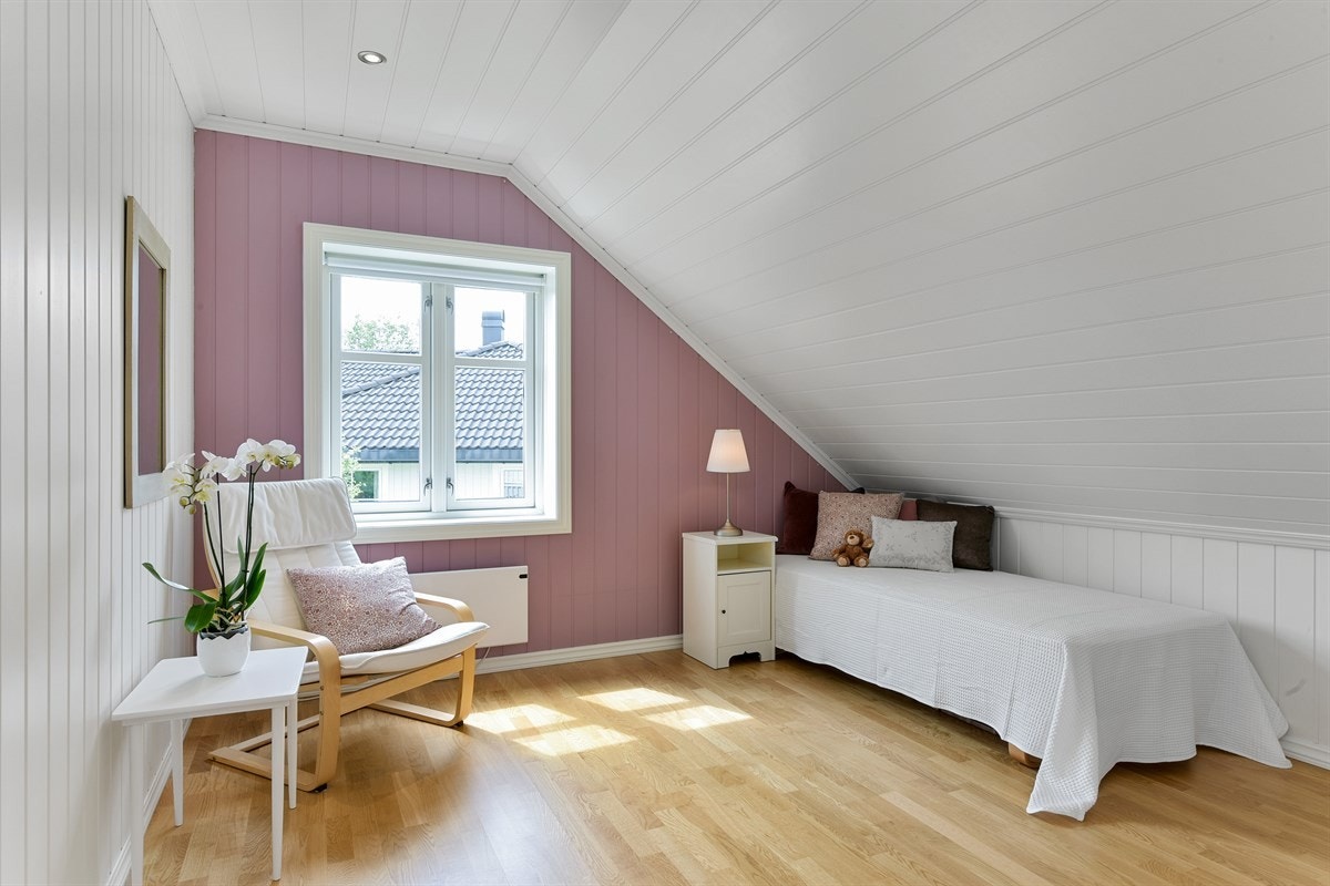 Det er mulighet for flere skap og kommoder på soverommene. Galleribilde