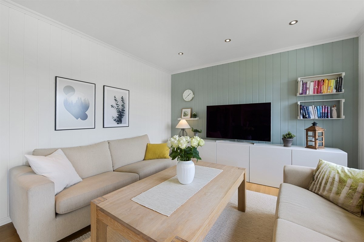 Rommet har også god plass for både sofagrupper, tv-løsning og et større spisebord. Galleribilde