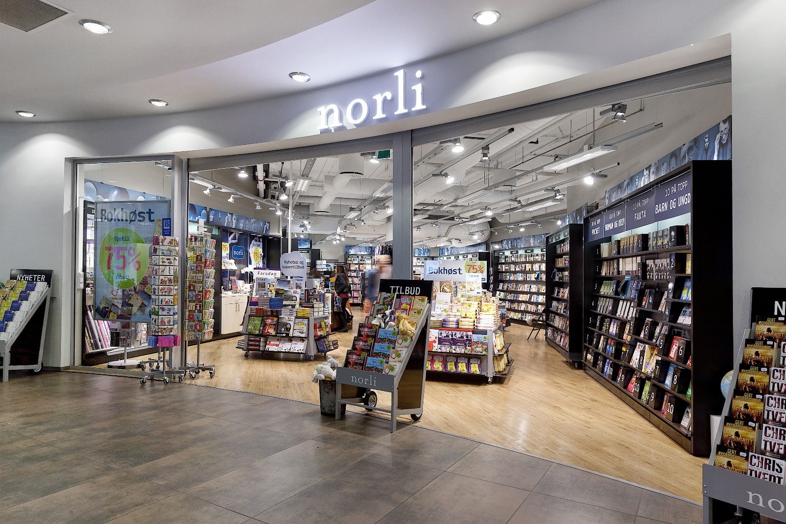 Norli er stedet for den som er glad i en god bok. Galleribilde