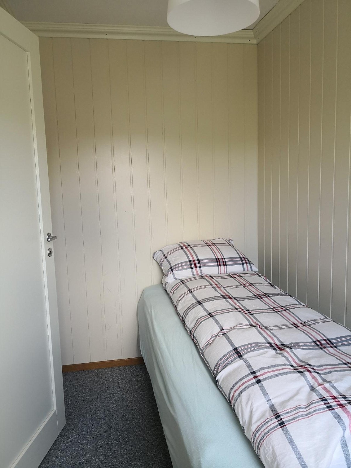 Soverom 2. Renovering av dette rommet nå Galleribilde