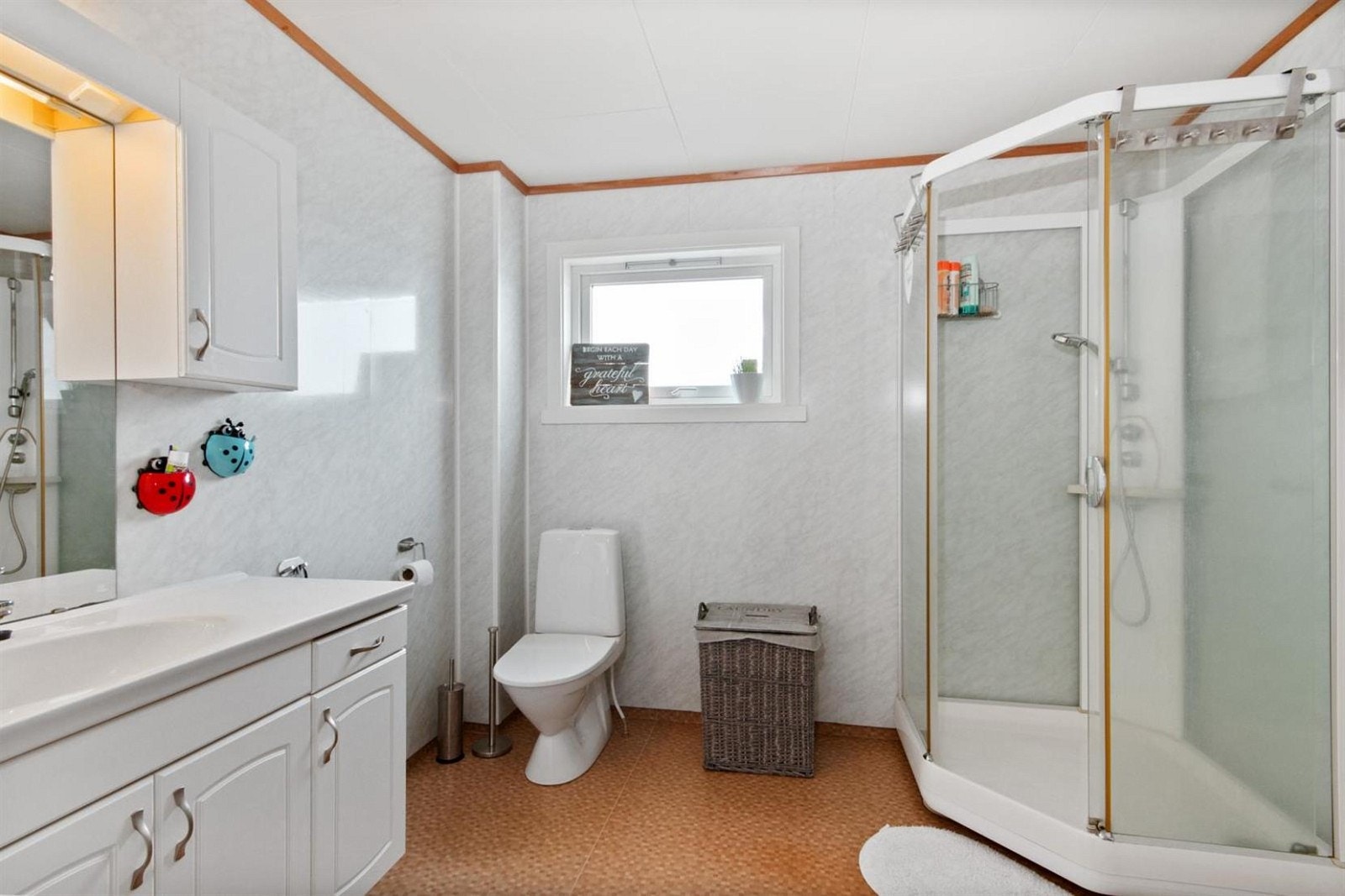 Romslig bad/wc. Galleribilde