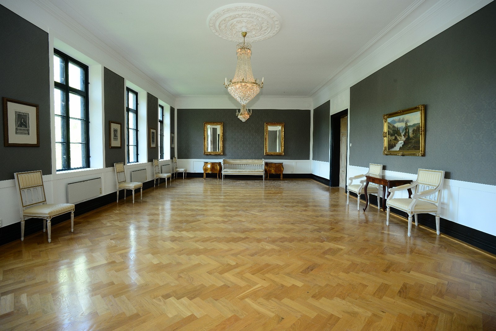 Ballsal/storstue 2. etasje Galleribilde