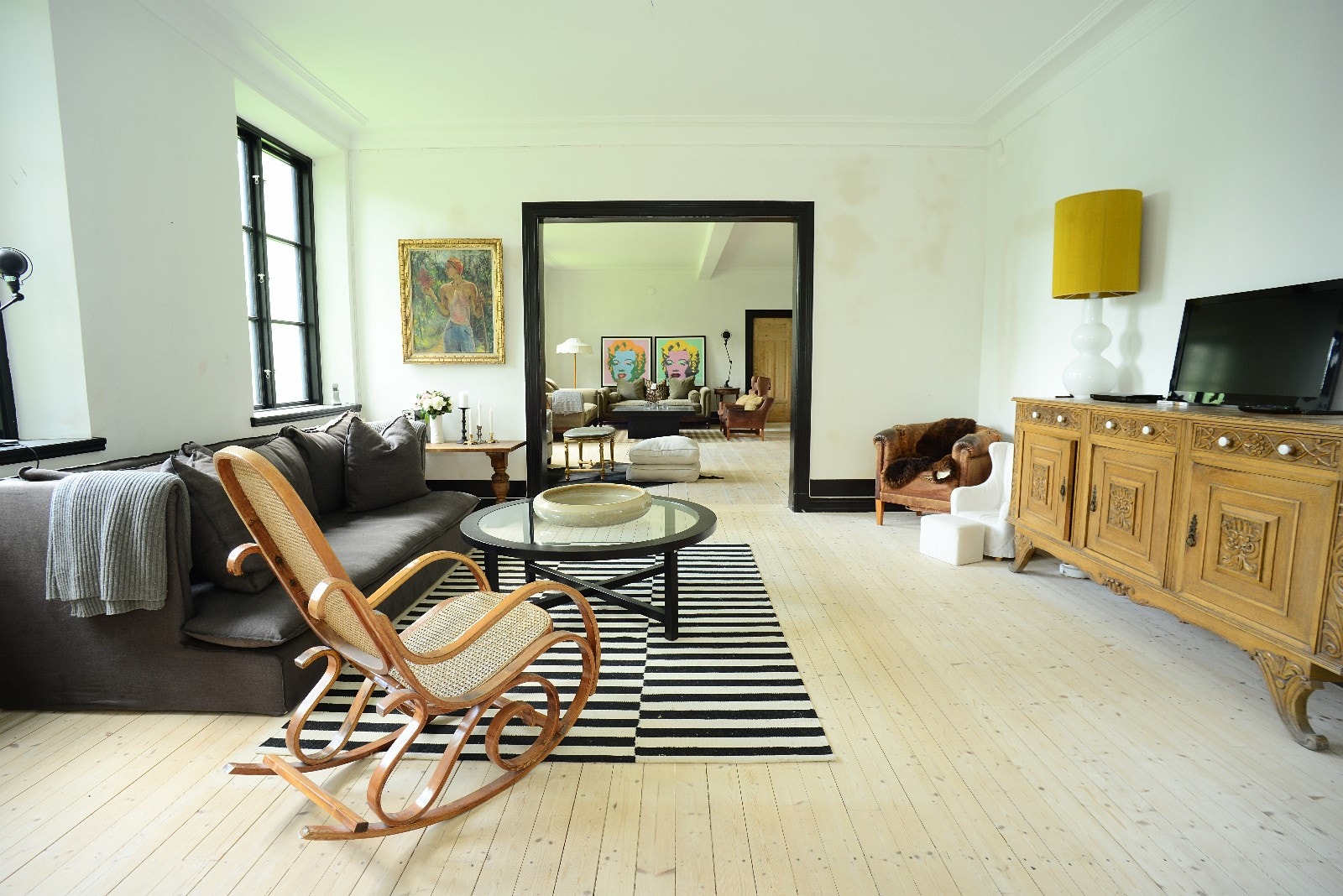 TV-stue 1. etasje Galleribilde