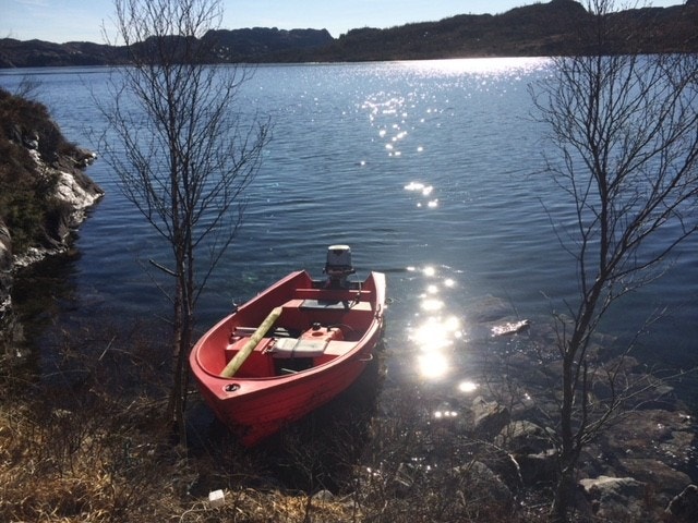 Adkomst skjer hovedsakelig via båt. Galleribilde