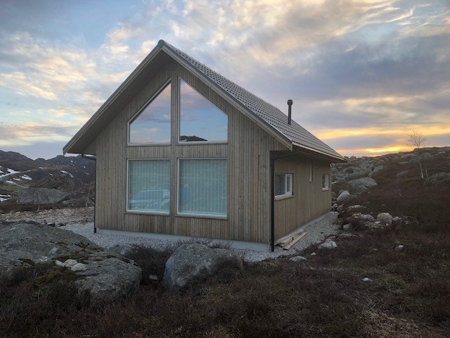 Selger, Kystbygg, opplyser dette som en alternativ hytte på tomten. Konferer selger ang. dette. Galleribilde