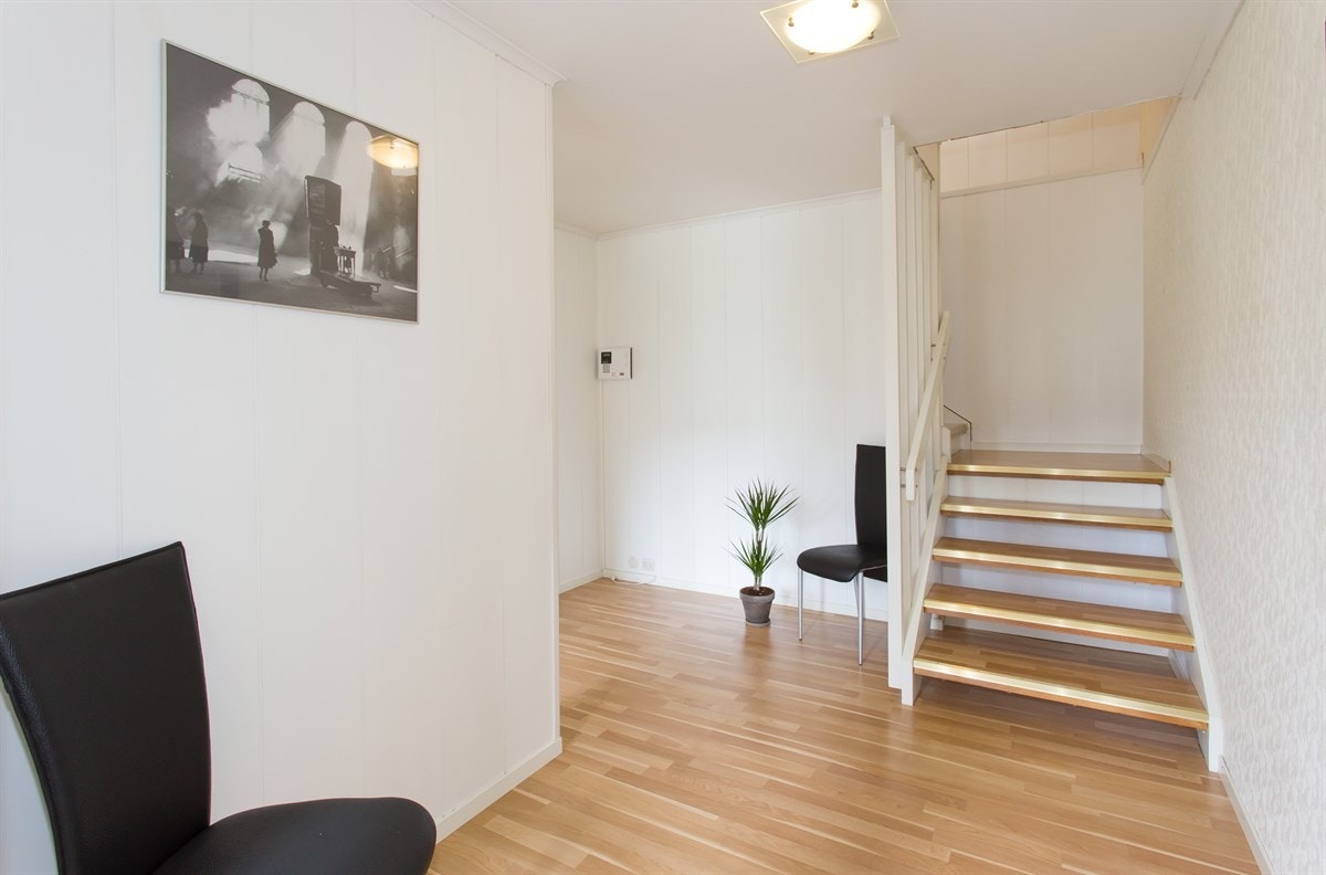 Hall underetg. Galleribilde