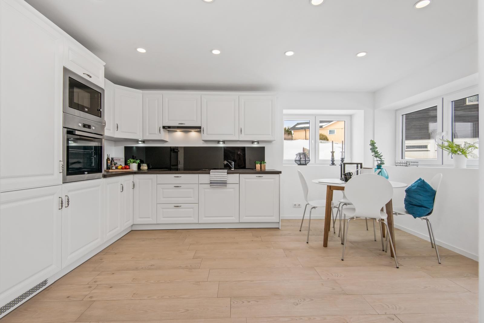 Kjøkken sokkel leilighet Galleribilde