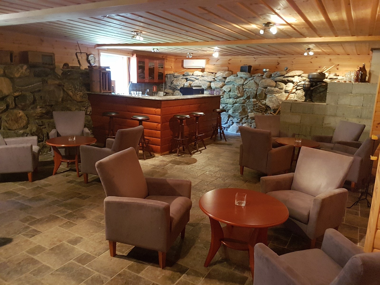 Baren i Gjestgiveriet Galleribilde