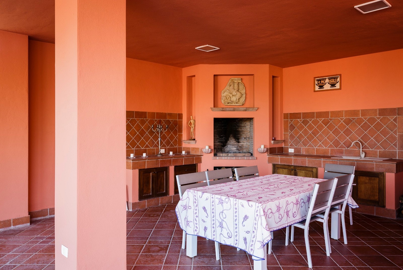 Utendørs kjøkken med grill Galleribilde