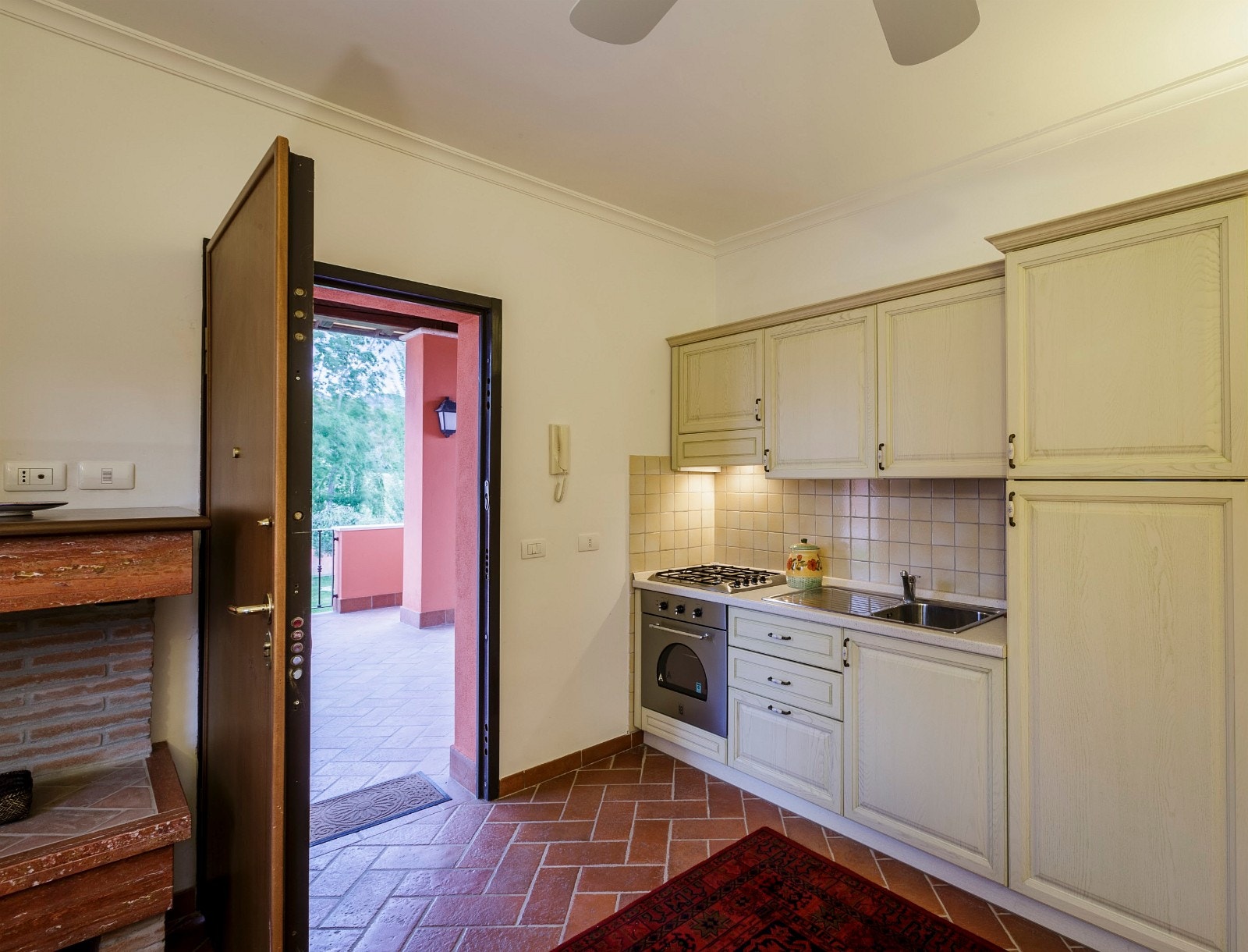 Liten stue/kjøkken i Sicilia (annekset) Galleribilde