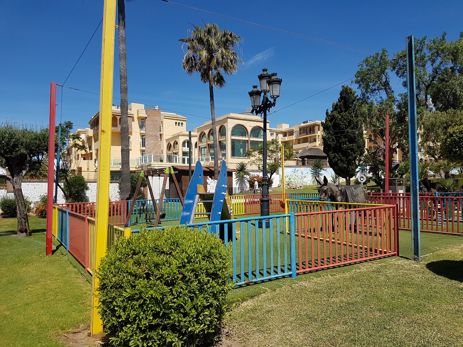 Park med lekeapparater Galleribilde