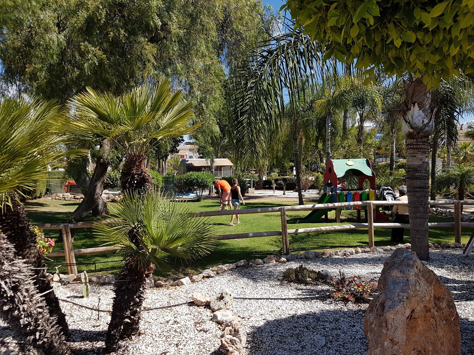 Park med lekeapparater Galleribilde