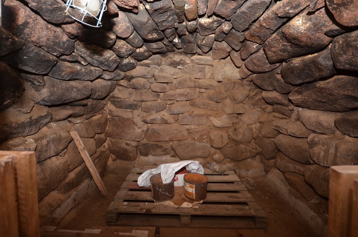 Fin "vinkjeller" under hatt-huset. Galleribilde