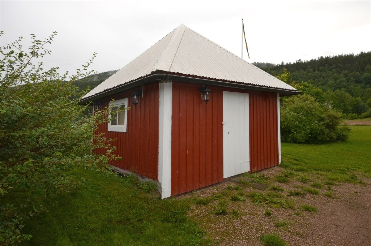 Hatt-huset. Nå brukes det som butikk. Galleribilde