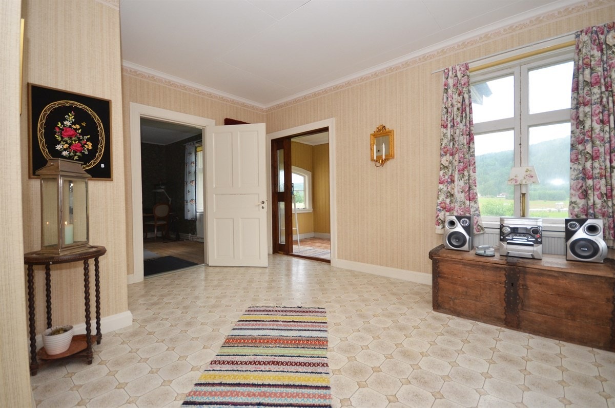 Flott, stor hall i 2. etg. Galleribilde