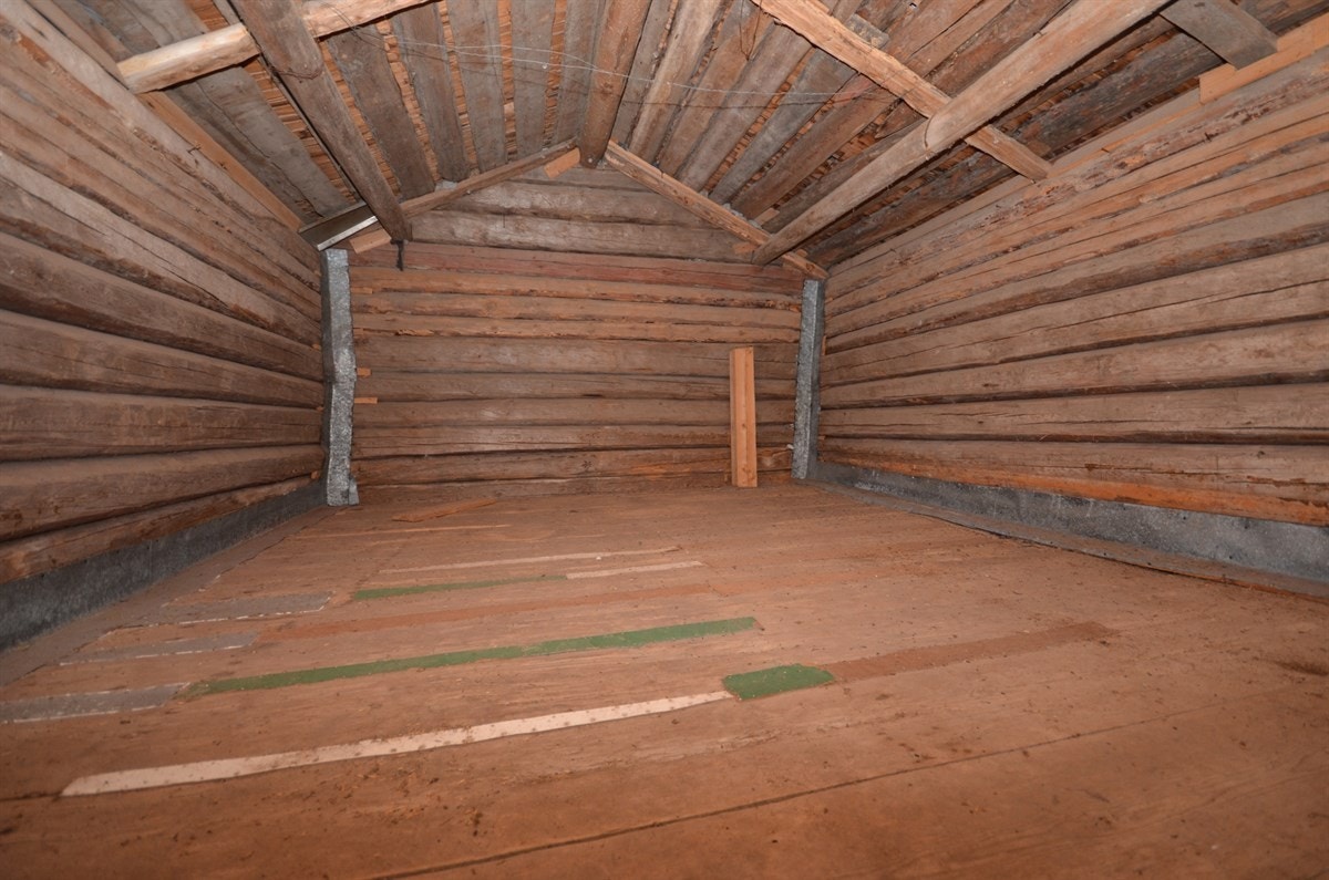 2.etg innside tømmerhuset Galleribilde