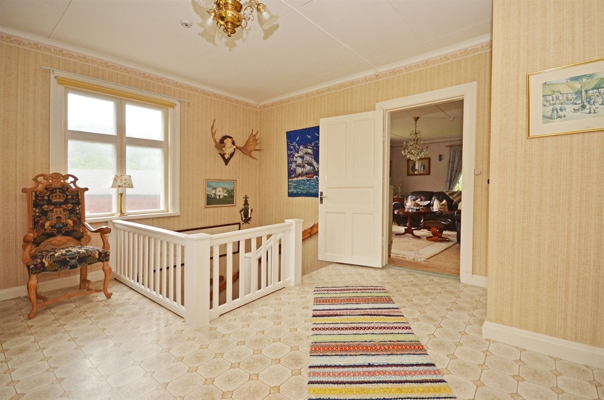 Flott, stor hall i 2. etg. Galleribilde