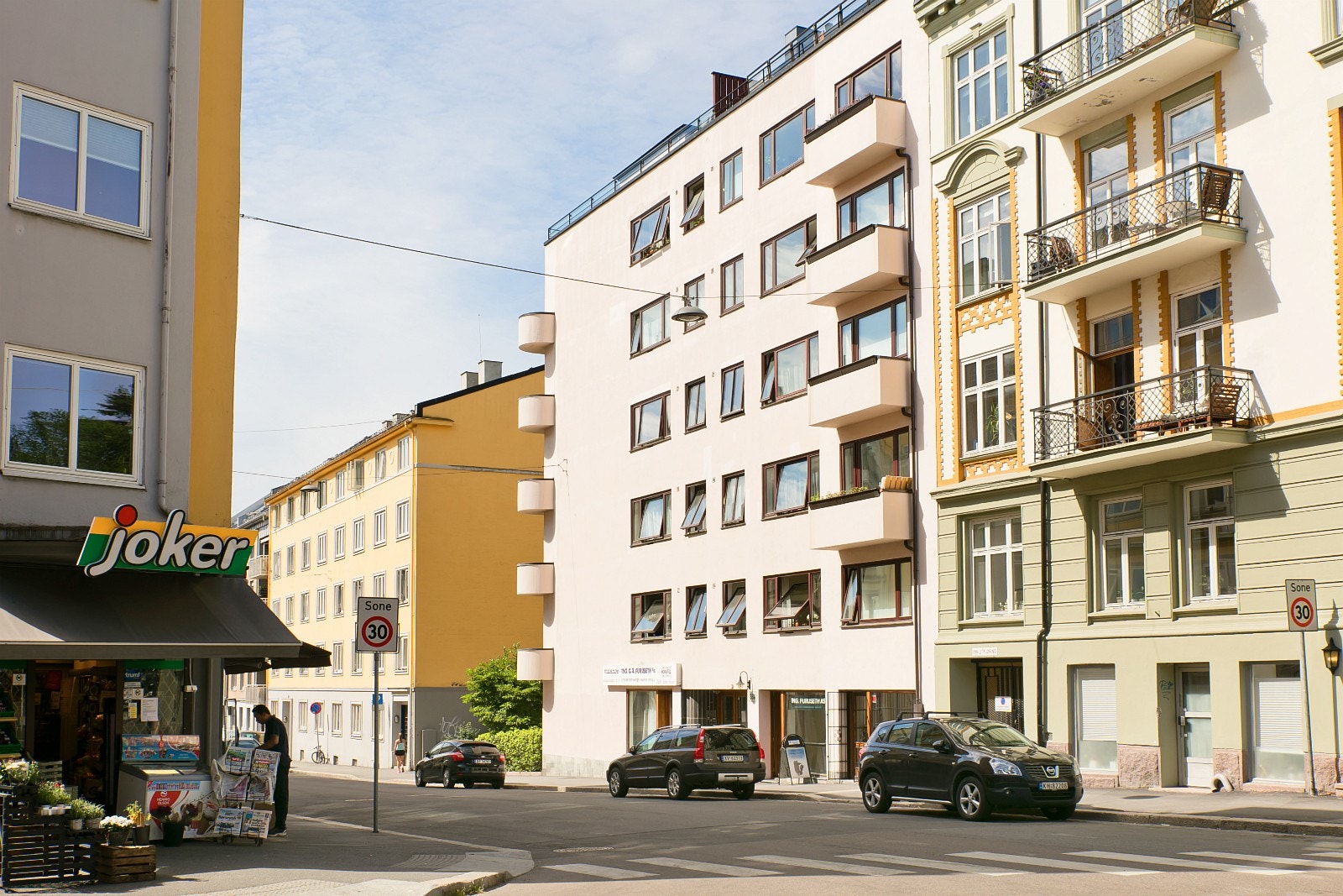 fasade mot leilighet og inngang Galleribilde