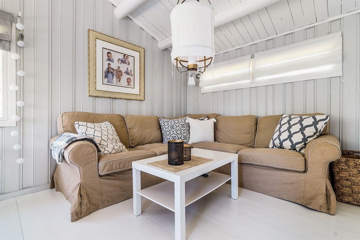 Romslig sofakrok. Galleribilde