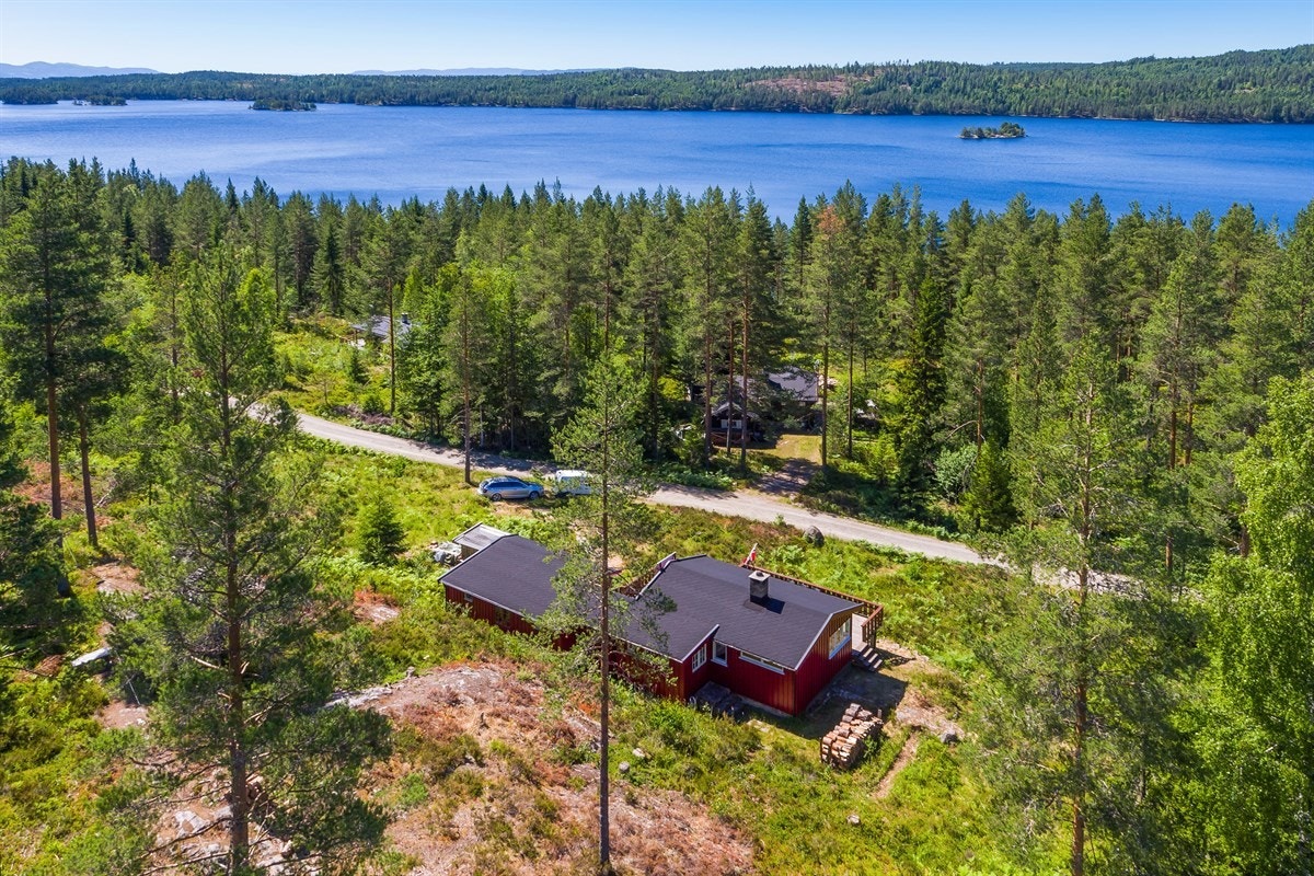 Anders Ødenes og Emilie Fredriksen ønsker velkommen til Pjåkerud! Galleribilde