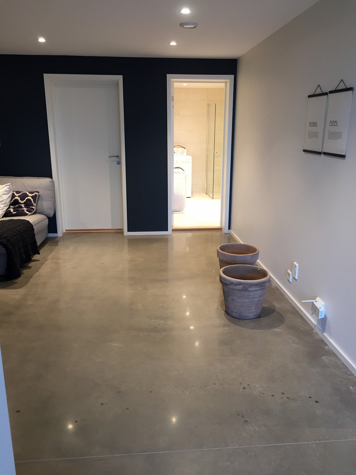 sett fra inngang , inn til kjøkken og bad Galleribilde