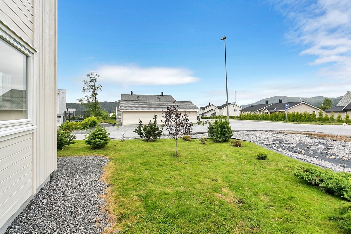 Hage utenfor Galleribilde