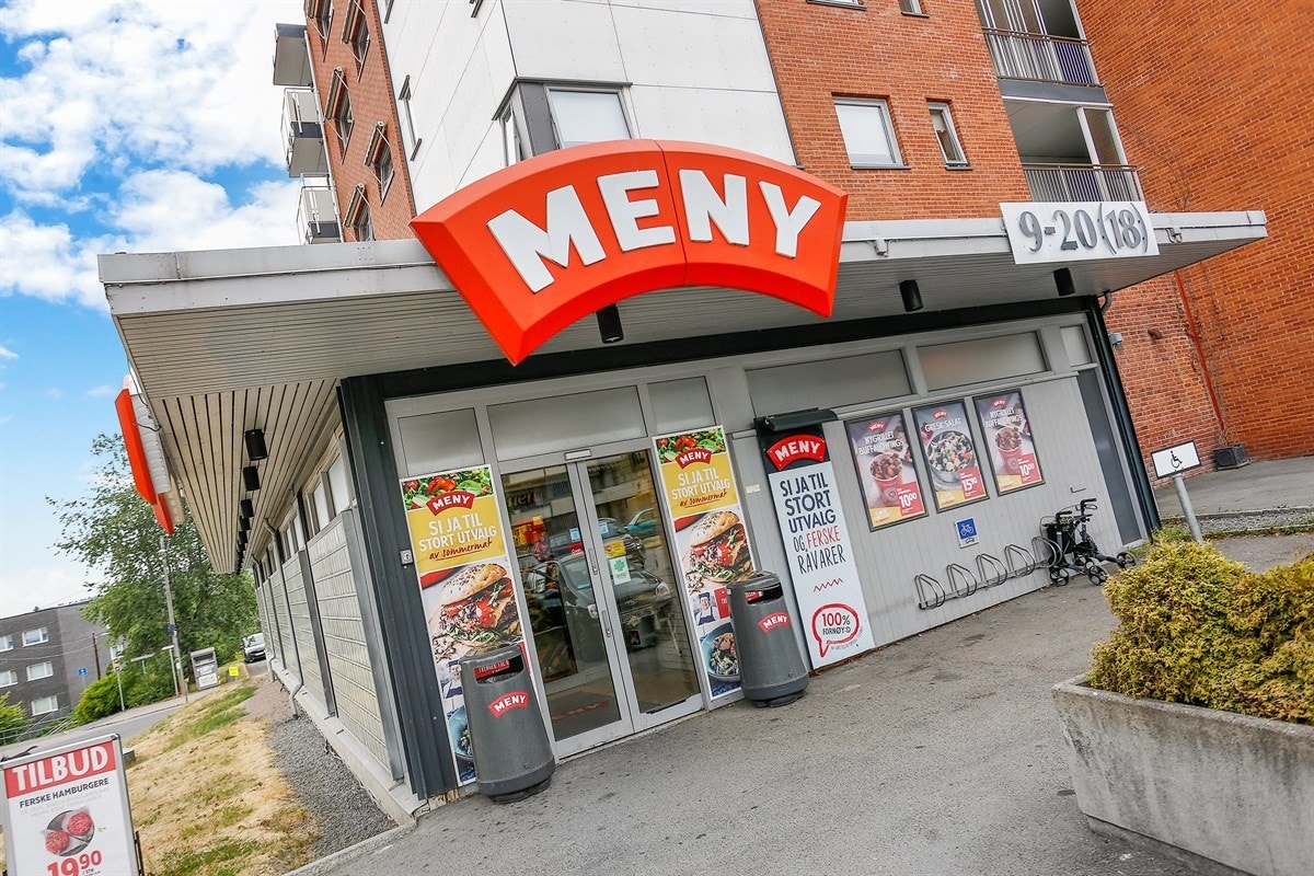Meny, kun få hundre meter fra leiligheten. Galleribilde