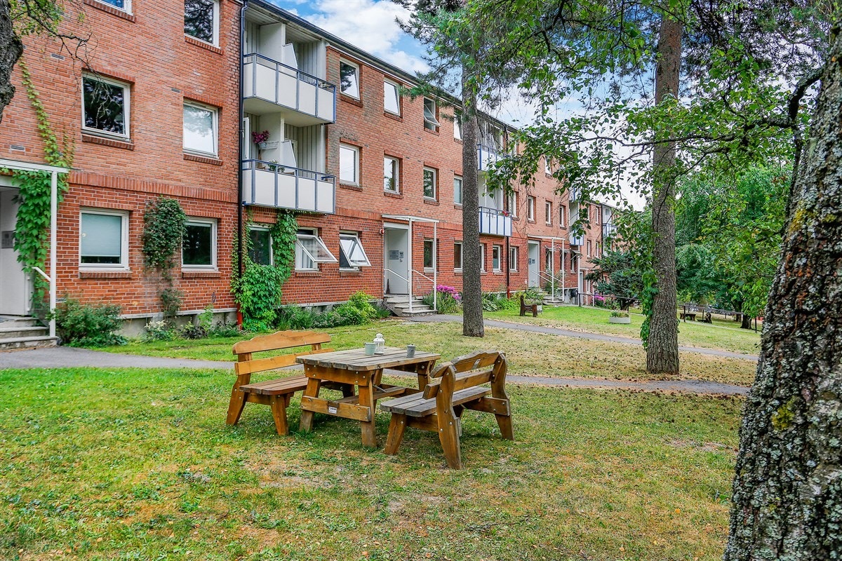 PrivatMegleren har gleden av å presentere Folke Bernadottes vei 7 A som er en pent oppusset leilighet. Galleribilde