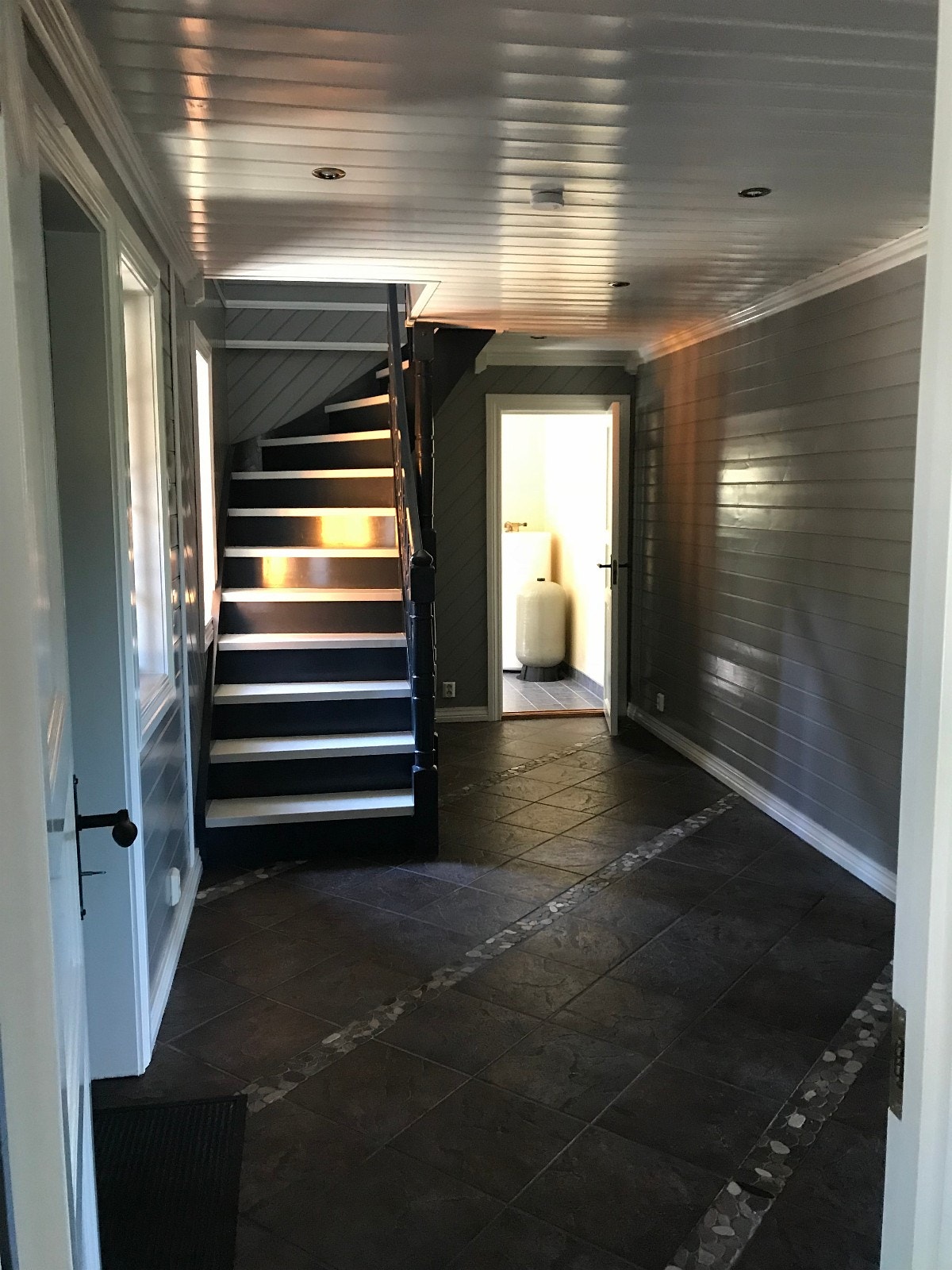 Gang/hall m trapp til 2.etg Galleribilde