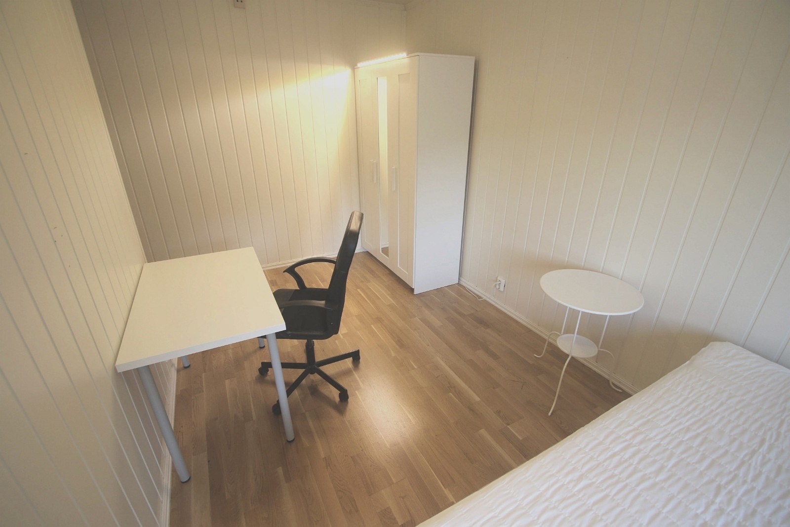 Rom 5, cirka 13 m2. UTLEID Galleribilde