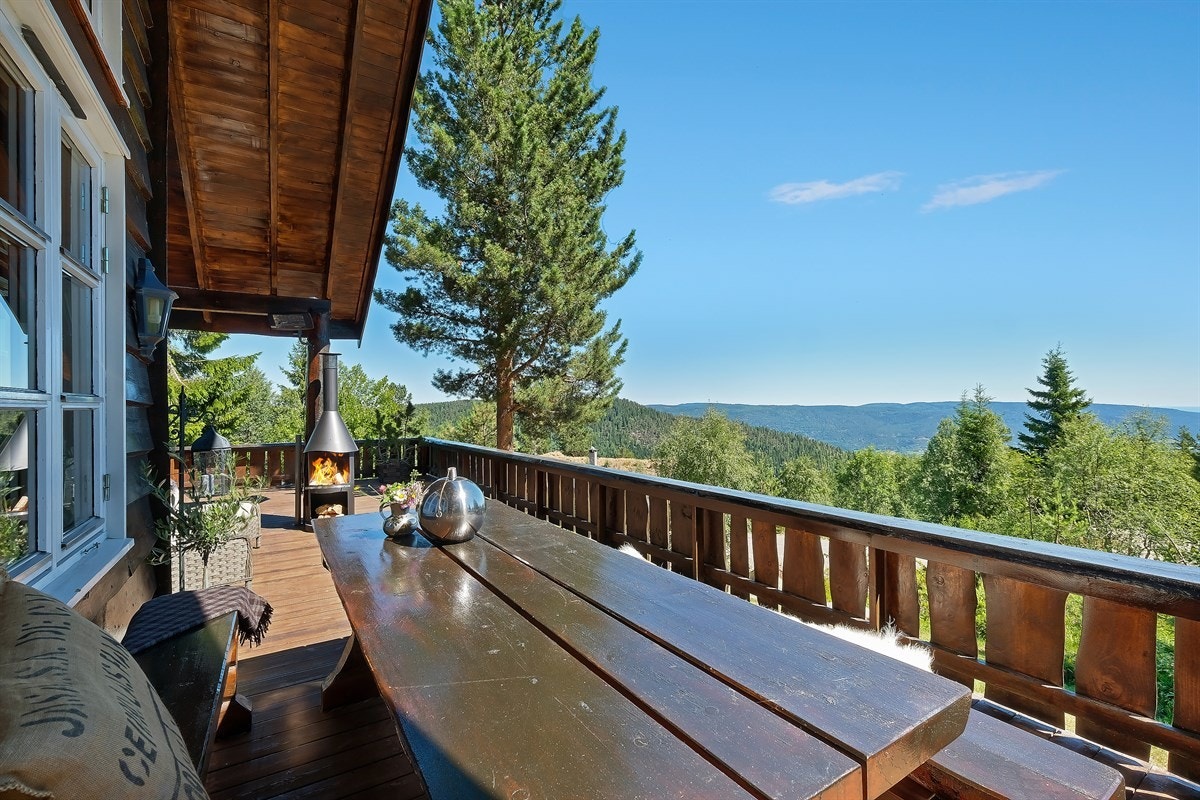 En fantastisk utsikt over omkringliggende natur- og landskapsområder Galleribilde