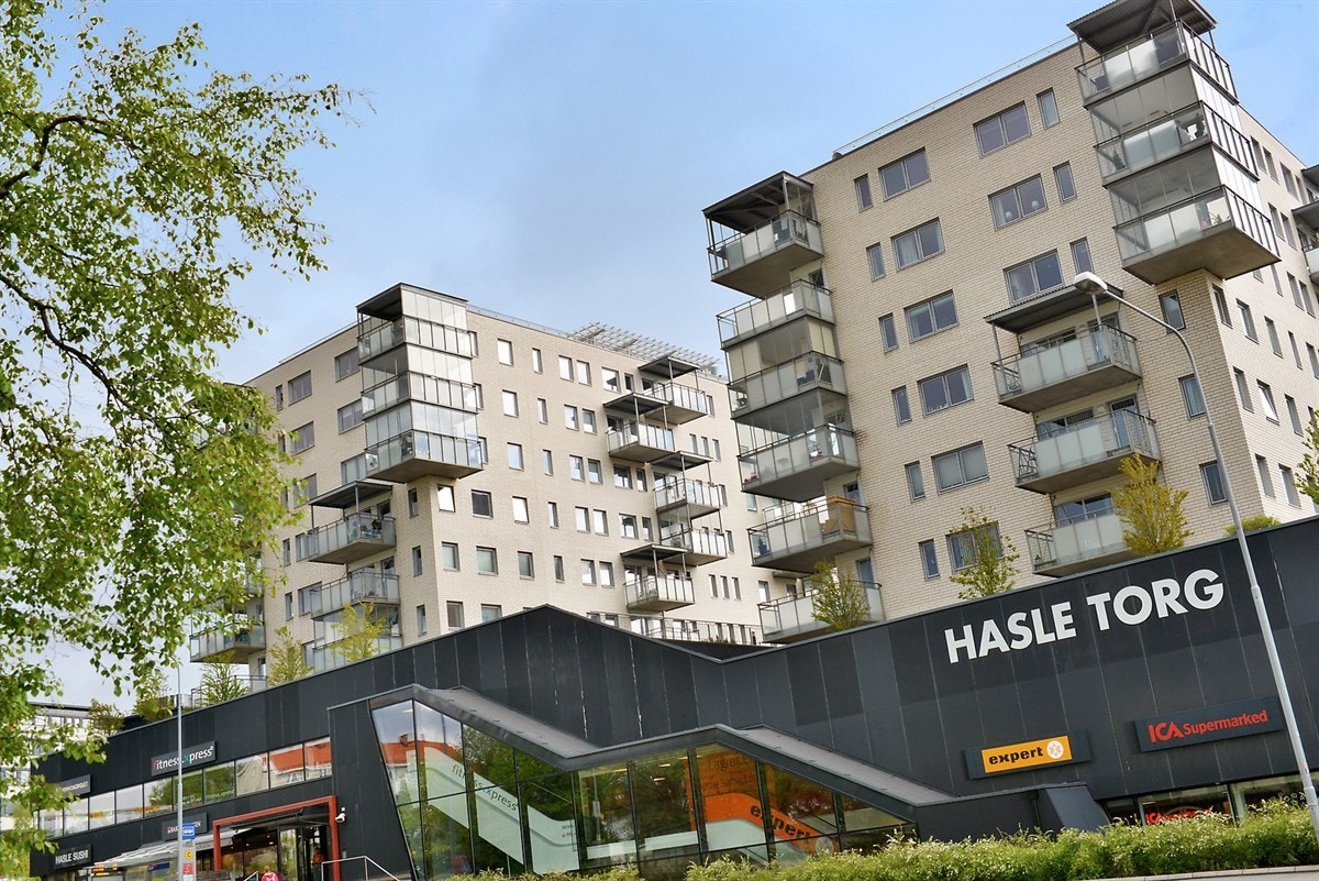 Hasle torg få minutters gange fra leiligheten. Galleribilde